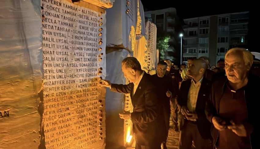 Marmara Depremi'nde hayatını kaybedenler anıldı