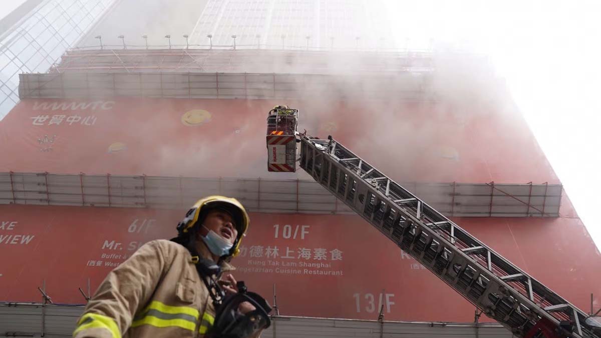 Hong Kong da yangın! 160 yaralı