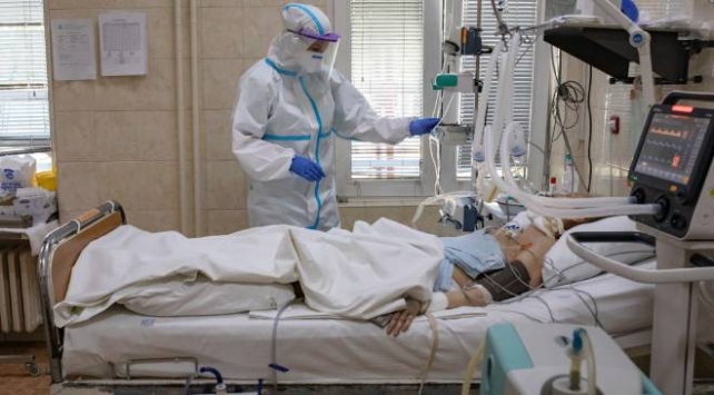 Covid-19 da yeni rekor: İki yıldan fazla savaştı ama virüsü vücuttan atamadı