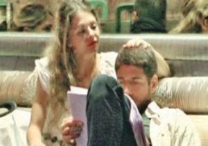 Issız Adam Bugün Evleniyor