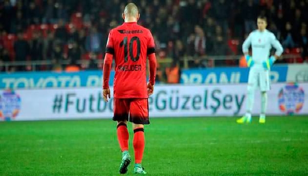 Gemileri yaktı!
