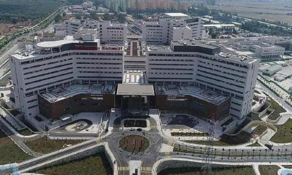 Şehir hastanelerinde çifte skandal