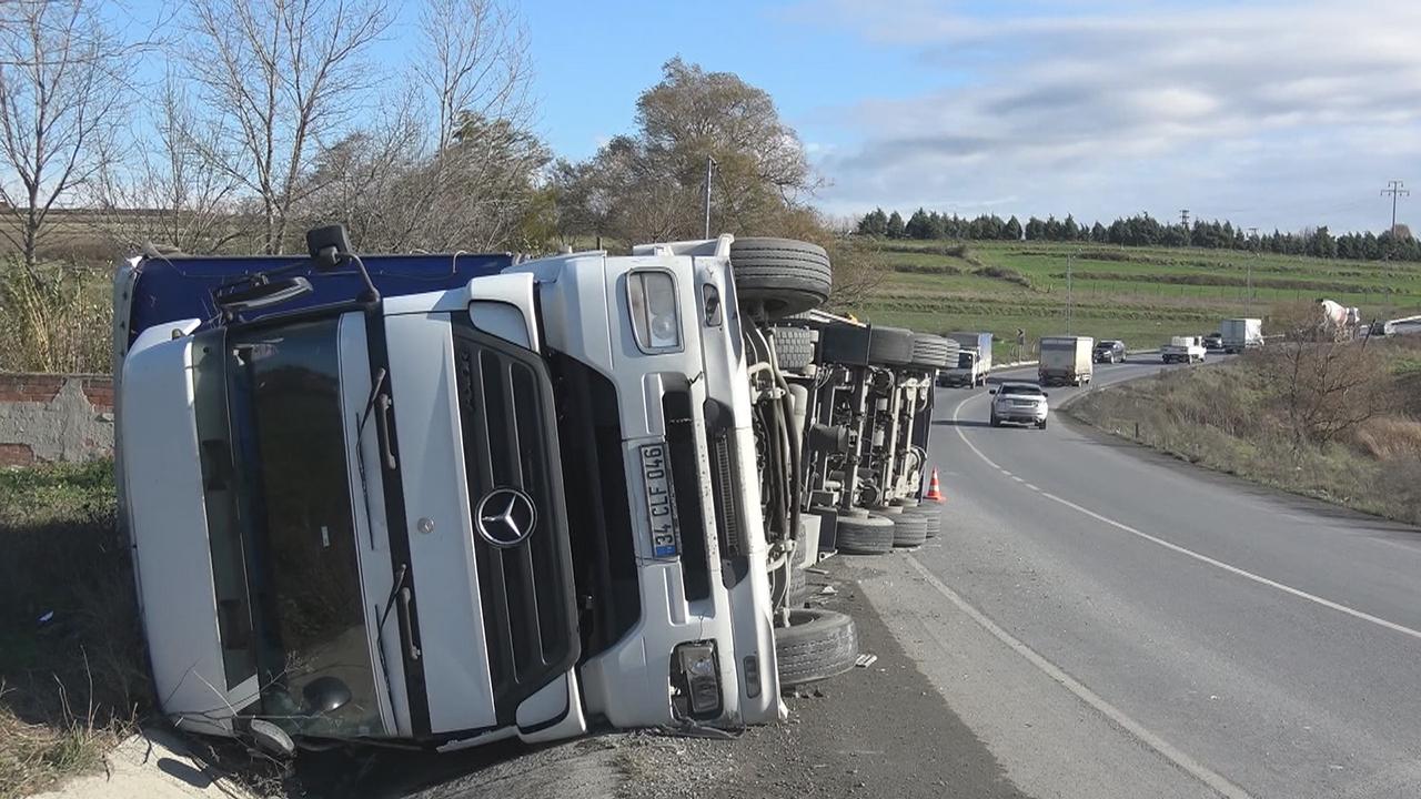 Arnavutköy de kamyon kazası