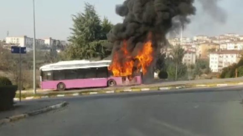 Halk otobüsü alev alev yandı!