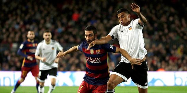 Galatasaray a yeni stoper geliyor