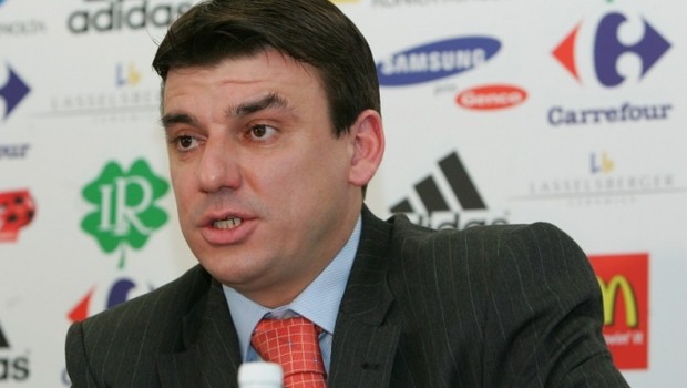 Romanya futbolunun efsanesi vefat etti!