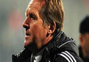 Schuster İstifa Etti!
