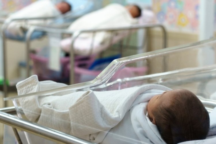 Yeni doğan 11 bebek yanarak öldü