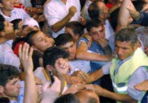 CEZAYİR DE FUTBOL TERÖRÜ
