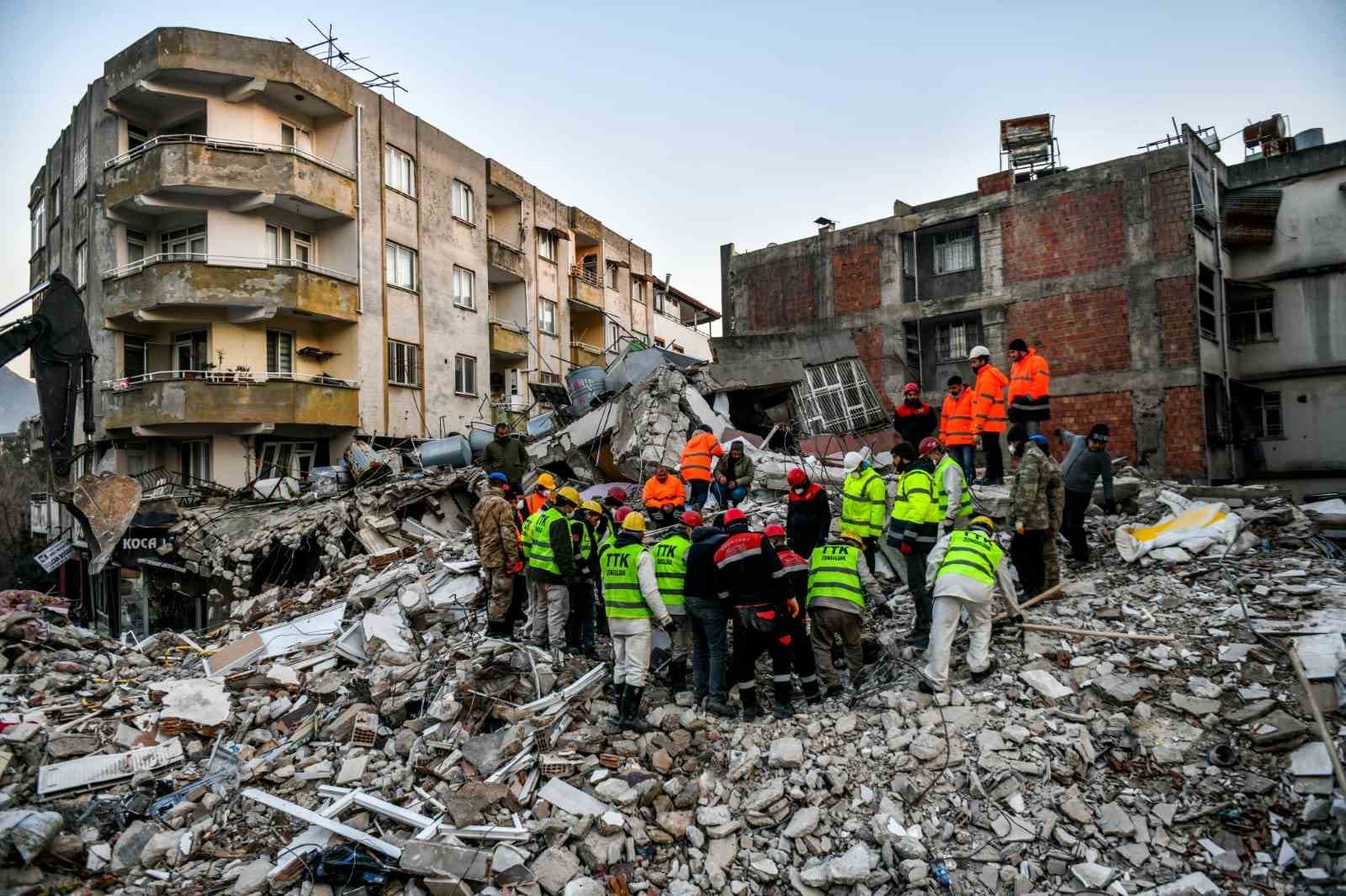 Çin, deprem bölgesine tıbbi ekipman ve malzeme gönderecek