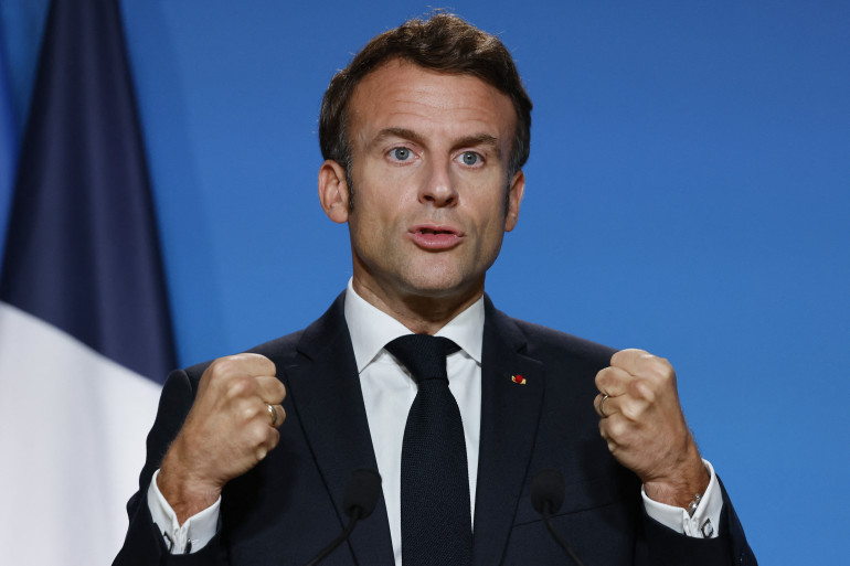Macron dan gençlere prezervatif müjdesi