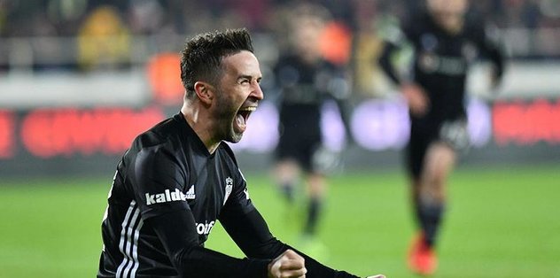 Gökhan Gönül bu sezon ilk golünü kaydetti!