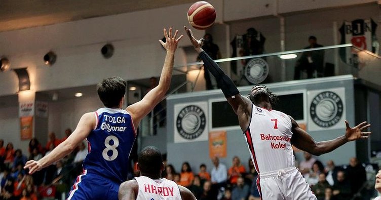 Anadolu Efes ligde de tutulmuyor!