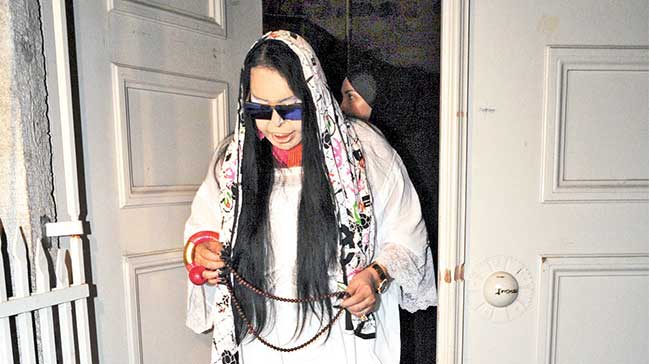 Diva türbe açtırdı