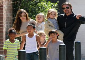 Angelina Jolie ve Brad Pitt in yedinci çocuğu geliyor!