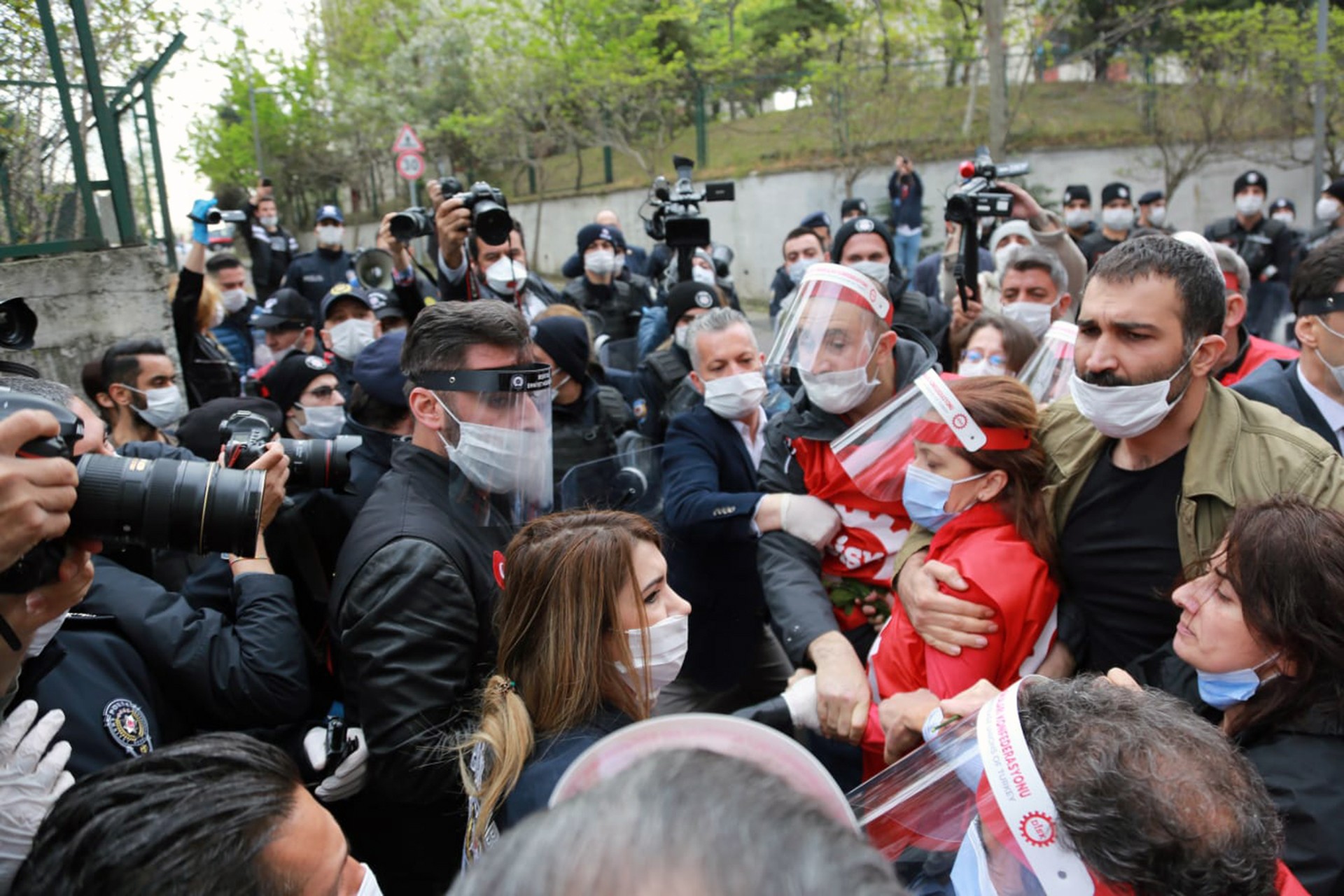 1 Mayıs Platformu na polis müdahalesi: 30 dan fazla gözaltı