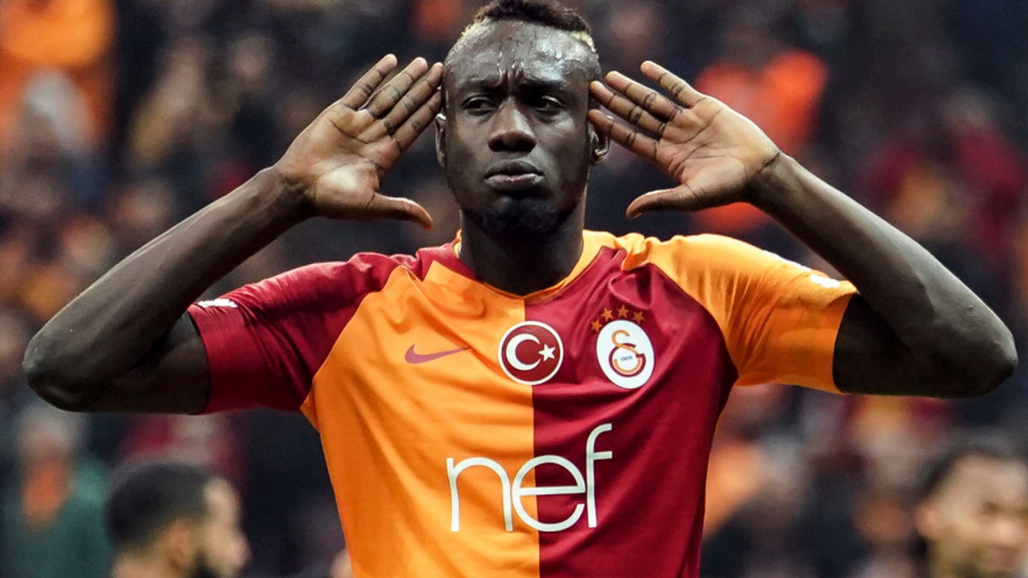 Süper Lig in tecrübeli golcüsü Mbaye Diagne nin arabası çalındı!