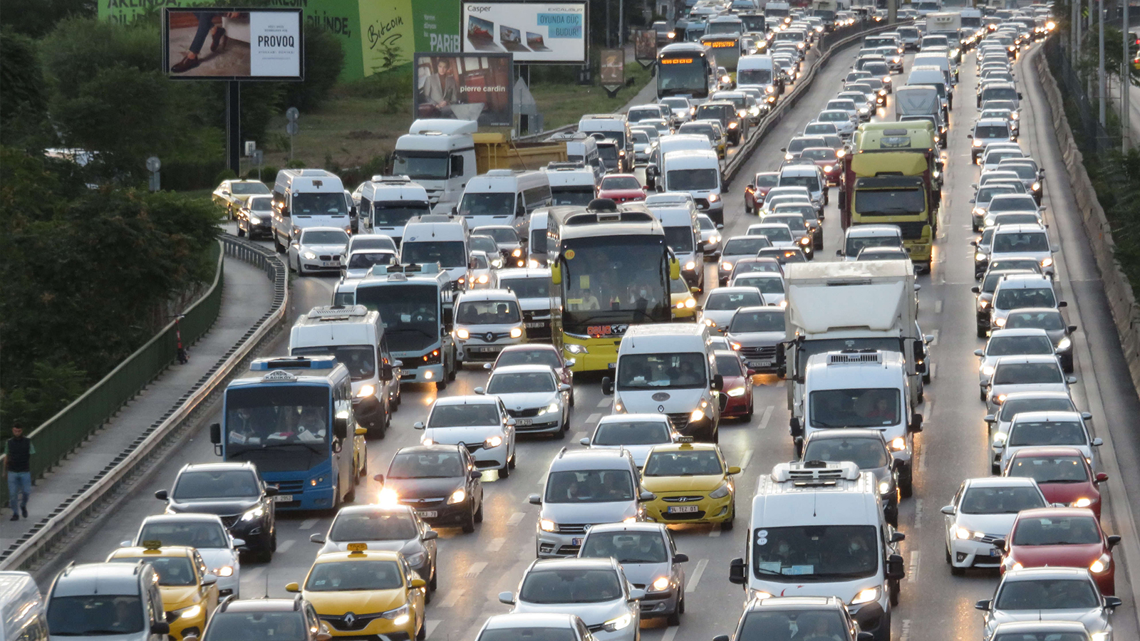 Haftanın ilk iş gününde trafik yoğunluğu