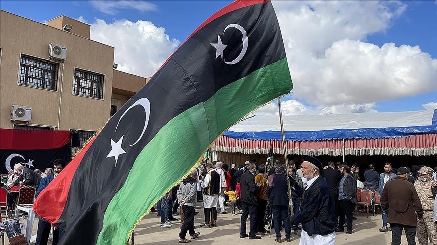 Libya’da eylemciler Meclisi ateşe verdi