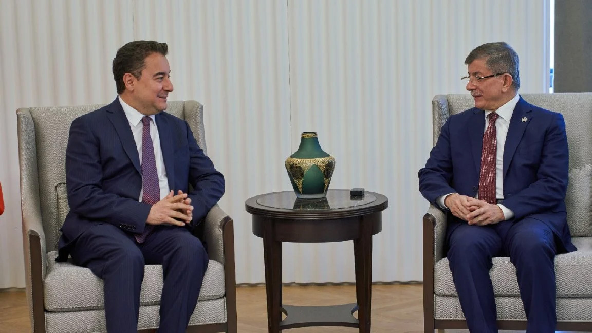 Babacan dan Davutoğlu na ziyaret