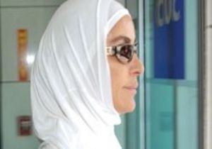 Derya Tuna Umreye Gitti