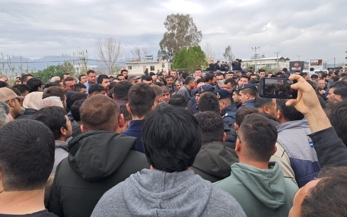 Domates ihracatı kısıtlaması, Antalya da protesto edildi