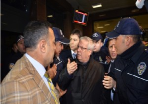 Gaziantep te taraftarlar Yıldırım ı protesto etti!