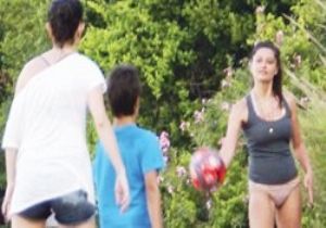 Nurgül Yeşilçay Sezonu Açtı