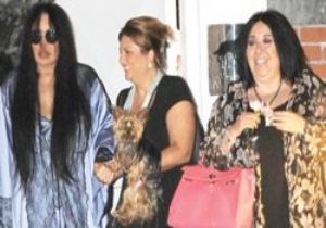 Gecelikle Gezmeye Çıktı