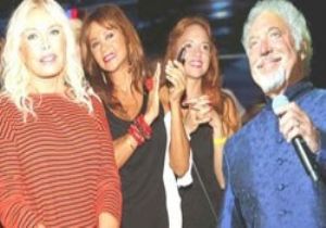 Hayranlıkla Dinlediler