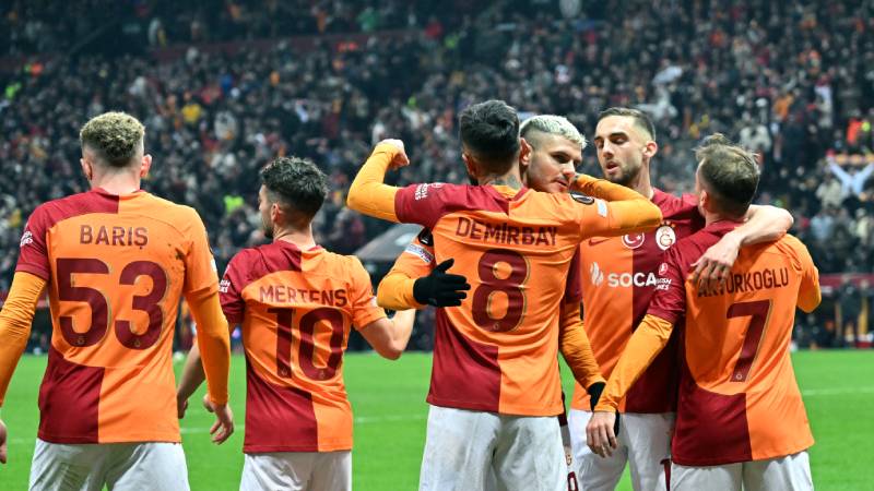 Galatasaray ın ilk 11 i belli oldu