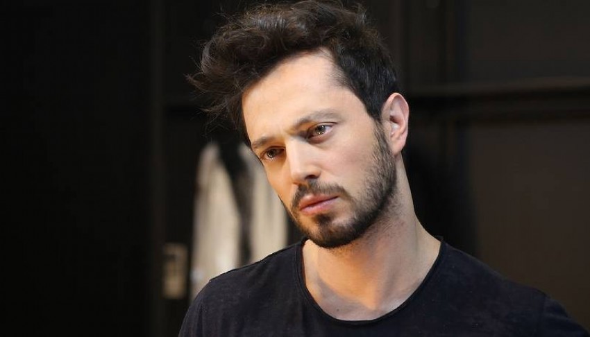 Murat Boz'un aile ziyareti sosyal medyanın diline düştü!