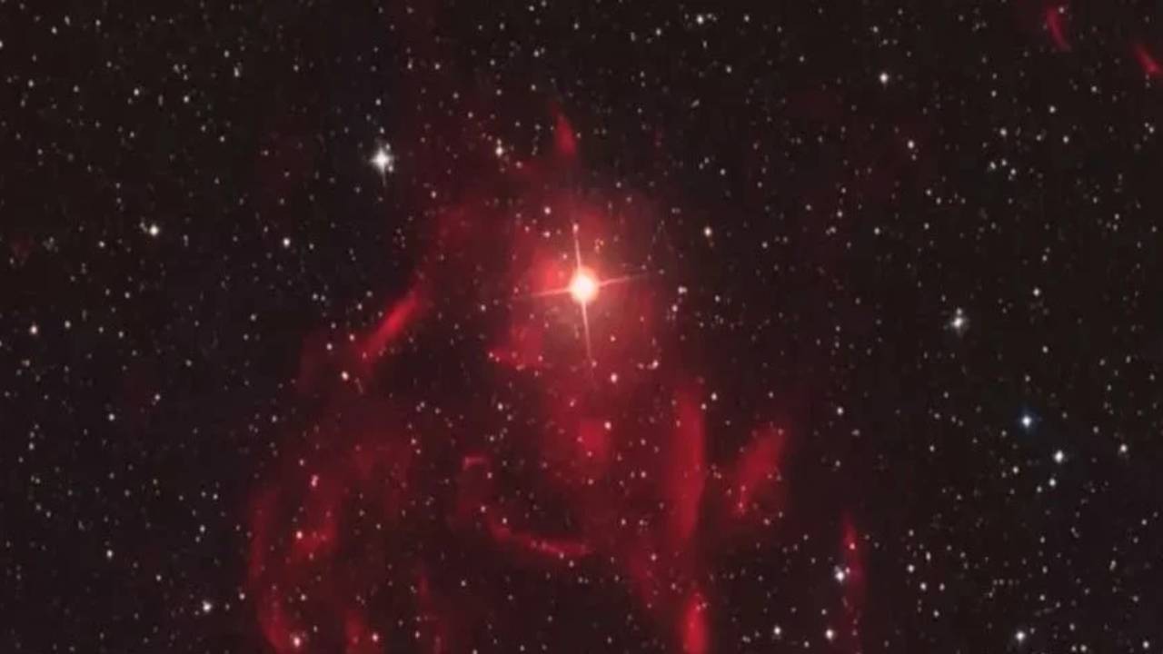 Galaksimizin yakınlarında yeni bir Nebula türü keşfedildi!