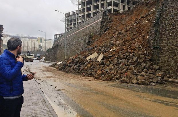 Trabzon Akçaabat ta duvar çöktü!