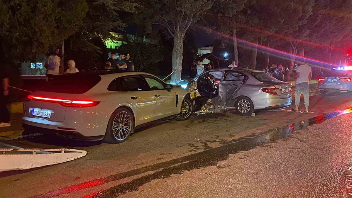 Kocaeli de feci kaza! Araçlar hurdaya döndü!