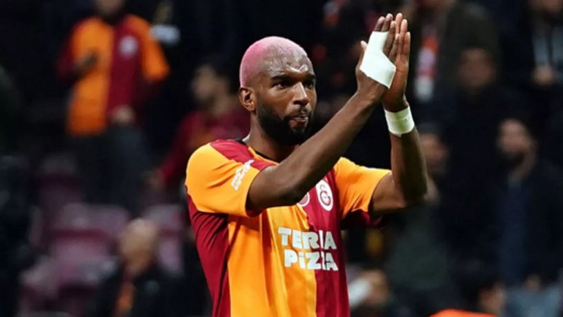 Ryan Babel Galatasaray a geri döndü