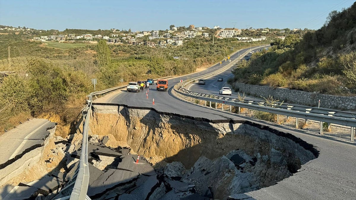 Söke-Kuşadası Karayolu nda yol çöktü