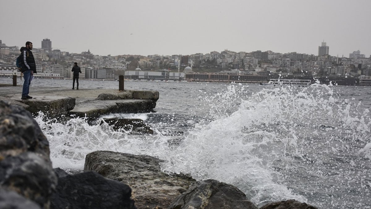 AKOM dan İstanbul için  fırtına  uyarısı