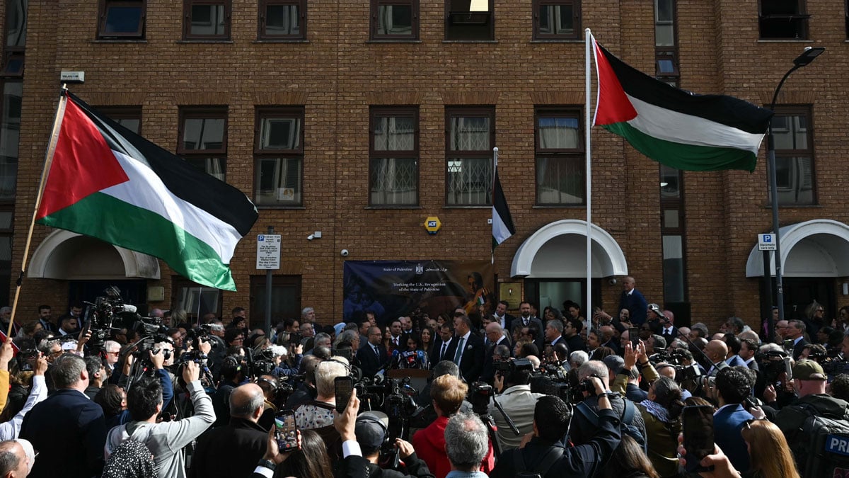 Londra da Filistin Büyükelçiliği açıldı