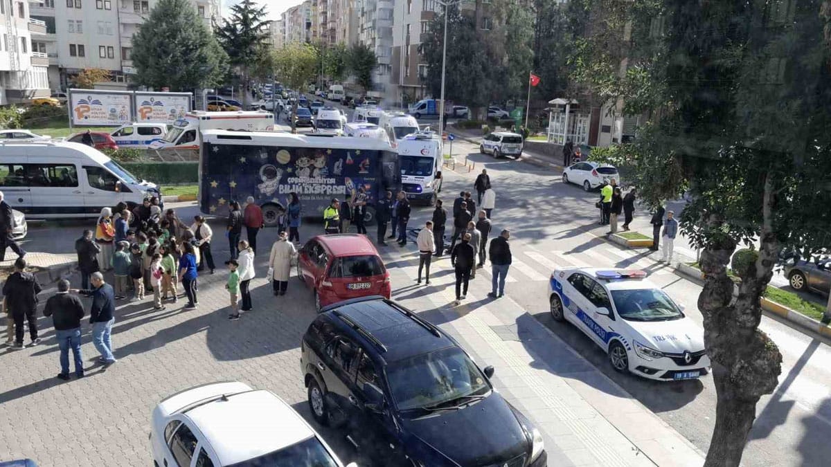 Çorum da belediye araçları çarpıştı: 22 yaralandı