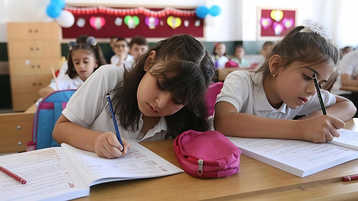 MEB den yeni düzenleme: Sınıflardaki yaş farkı azaltılacak