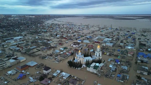 Kazakistan da yaklaşık 1 milyar metreküp sel suyu Hazar Denizi ne akıtıldı