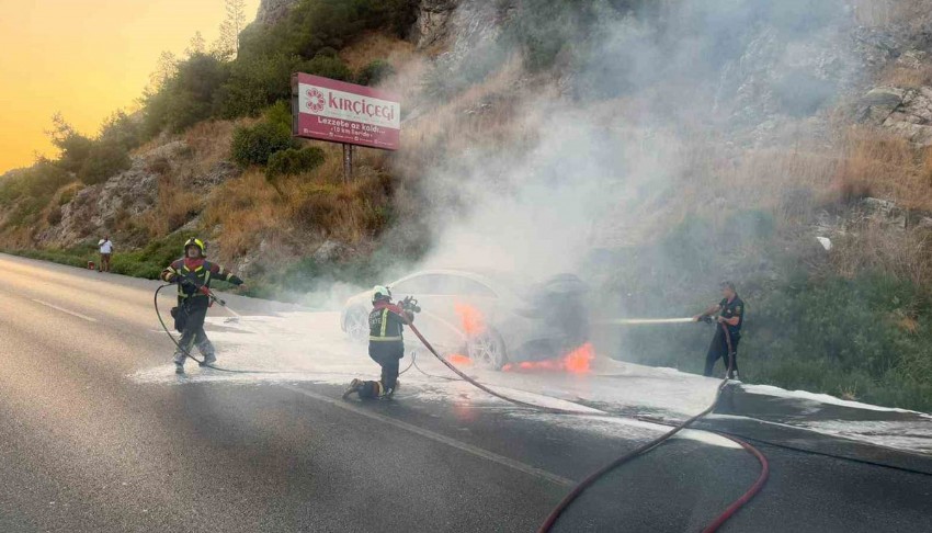 8 milyon TL’lik elektrikli araç alev topuna döndü
