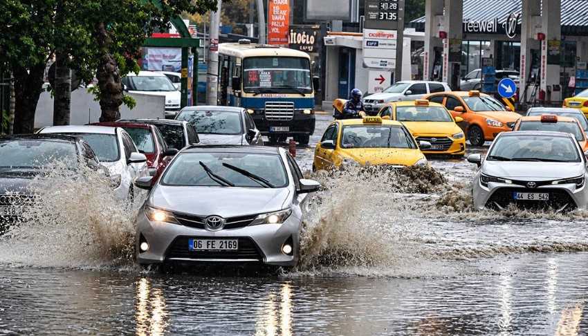 Meteoroloji’den 12 il için kuvvetli sağanak uyarısı