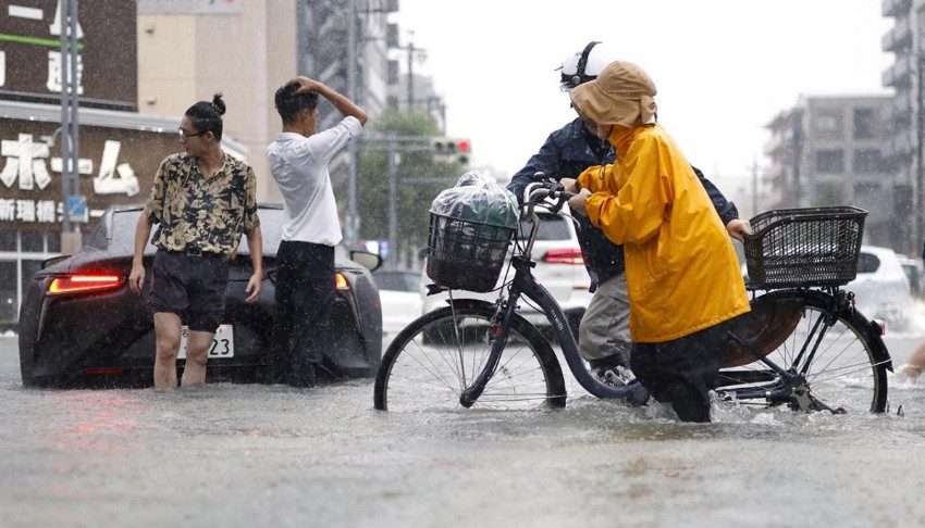 Tokyo'da 35 gün aralıksız yağmur yağdı