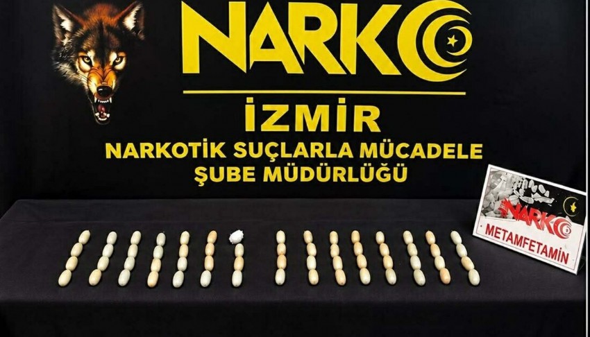 İzmir’deki havalimanında şoke eden olay! Midelerinden çıkanlar şok etti