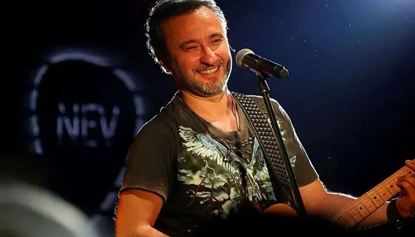 Ünlü şarkıcı yeniden entübe edildi