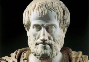 Aristo nun heykeli tahrip edildi!