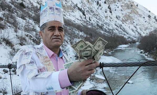 Bir çanta dolusu doları Zap Suyu na attı!