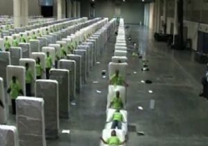 İnsan Dominosu Rekoru!